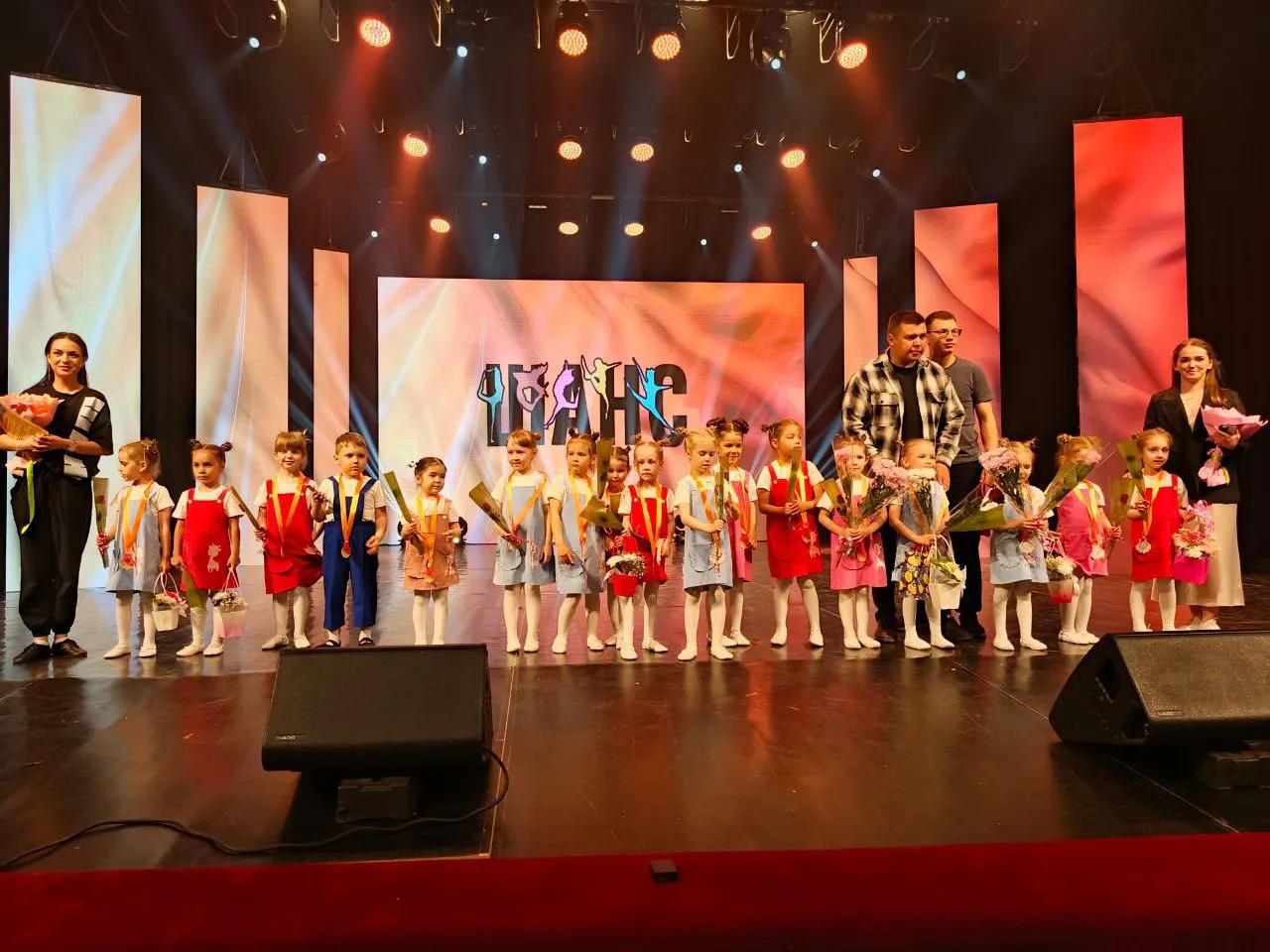 Фото с занятий школы танцев ШАНС