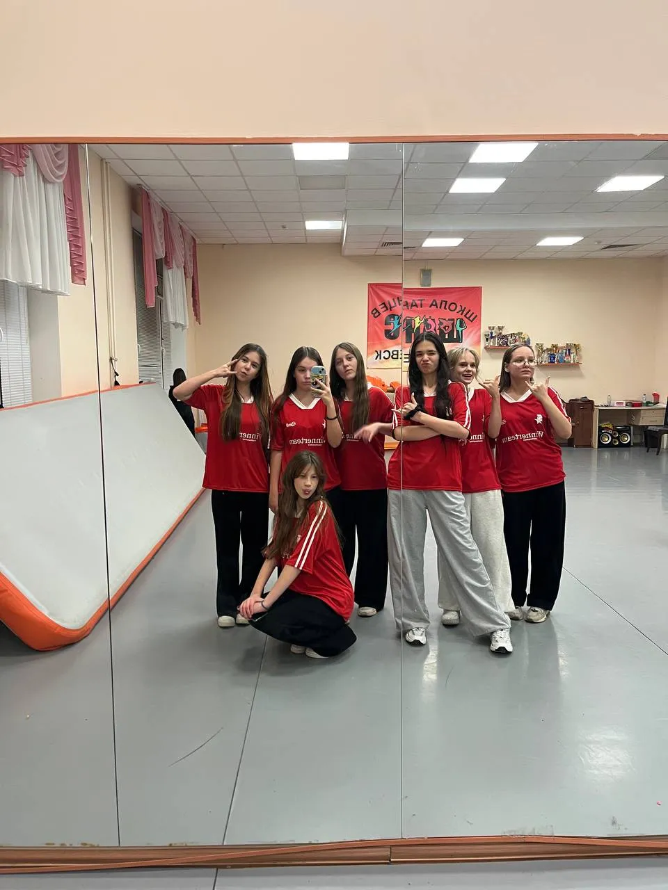 Фото с занятий школы танцев ШАНС