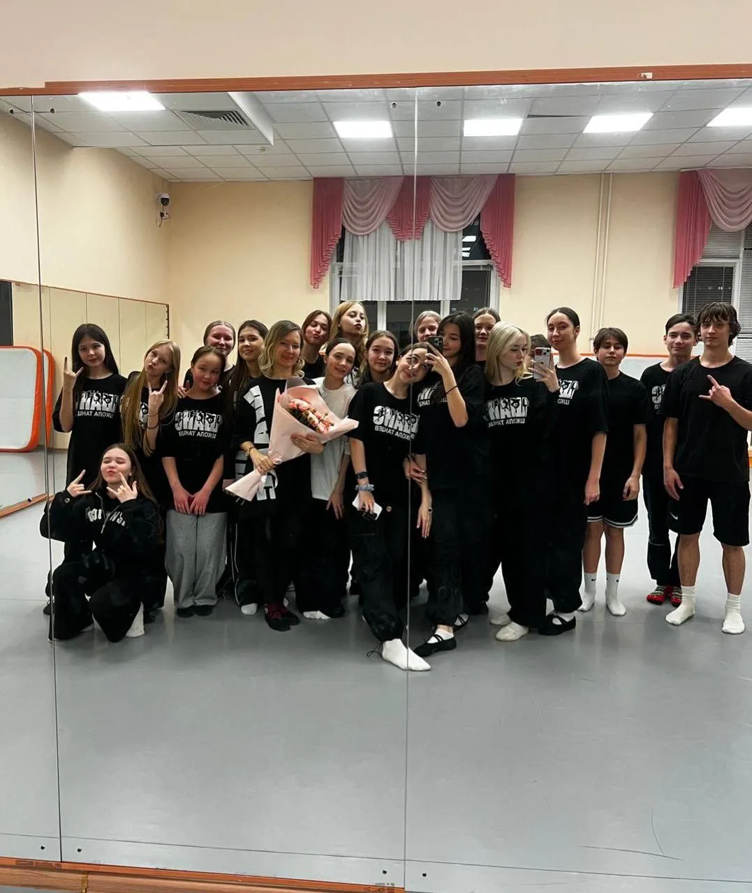 Фото с занятий школы танцев ШАНС