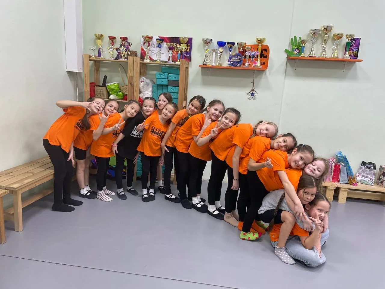 Фото с занятий школы танцев ШАНС